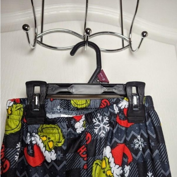 Kids The Grinch pajama bottoms, size 8 Girls Or Boys NEW - Picture 2 of 4
